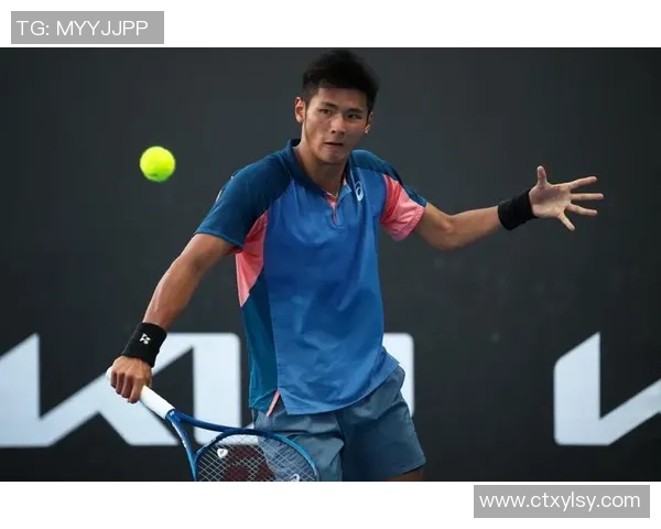 成都网球队的团队协作之道:网球巨献背后的默契与拼搏精神 成都网球队的团队协作之道:网球巨献背后的默契与拼搏精神